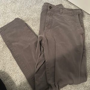 Men’s Gray AE Pants. Very soft and comfortable. Great condition.